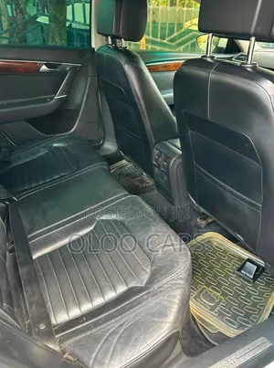 Volkswagen Passat 2011 White