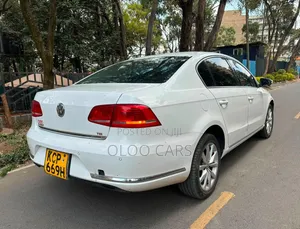 Volkswagen Passat 2011 White