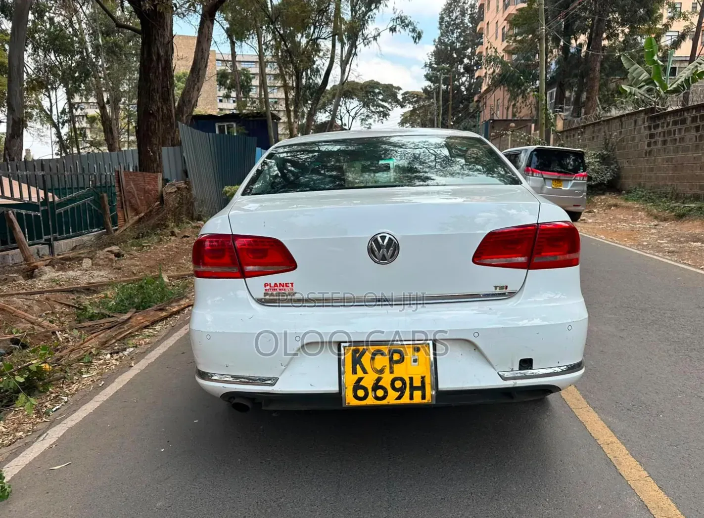Volkswagen Passat 2011 White