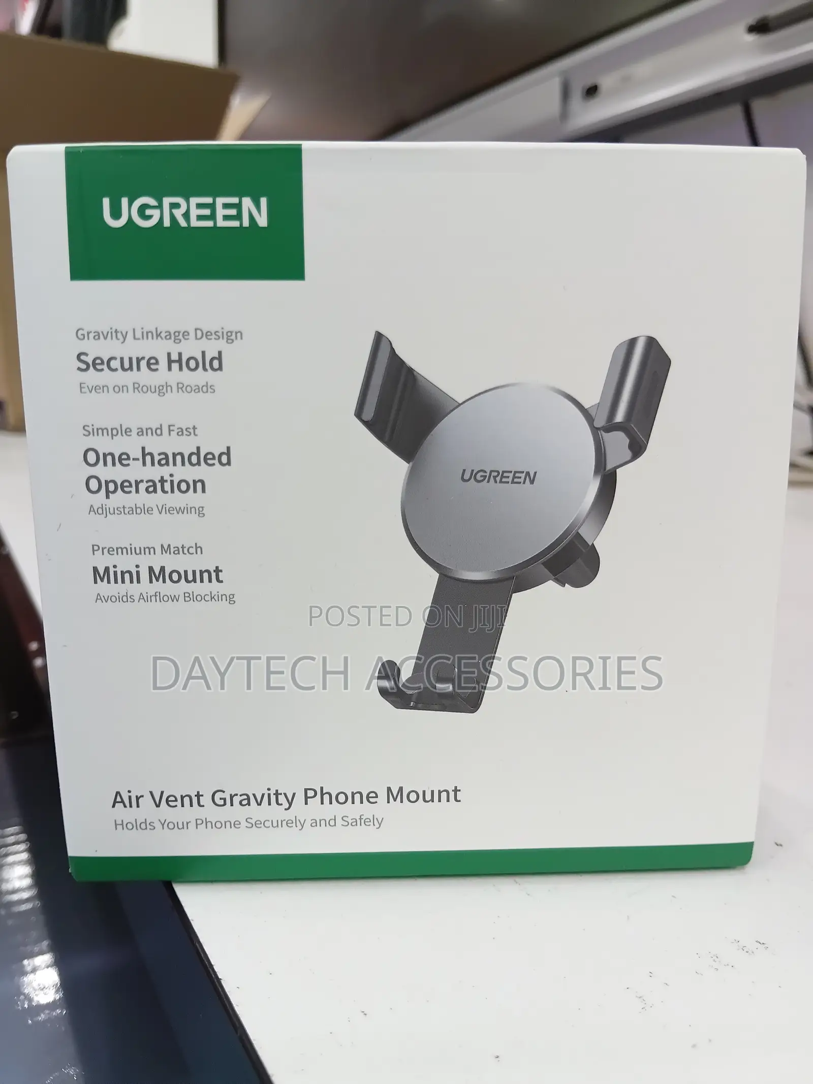 UGREEN Gravity Drive Air Vent Car Smartphone Mount (Model 40907)