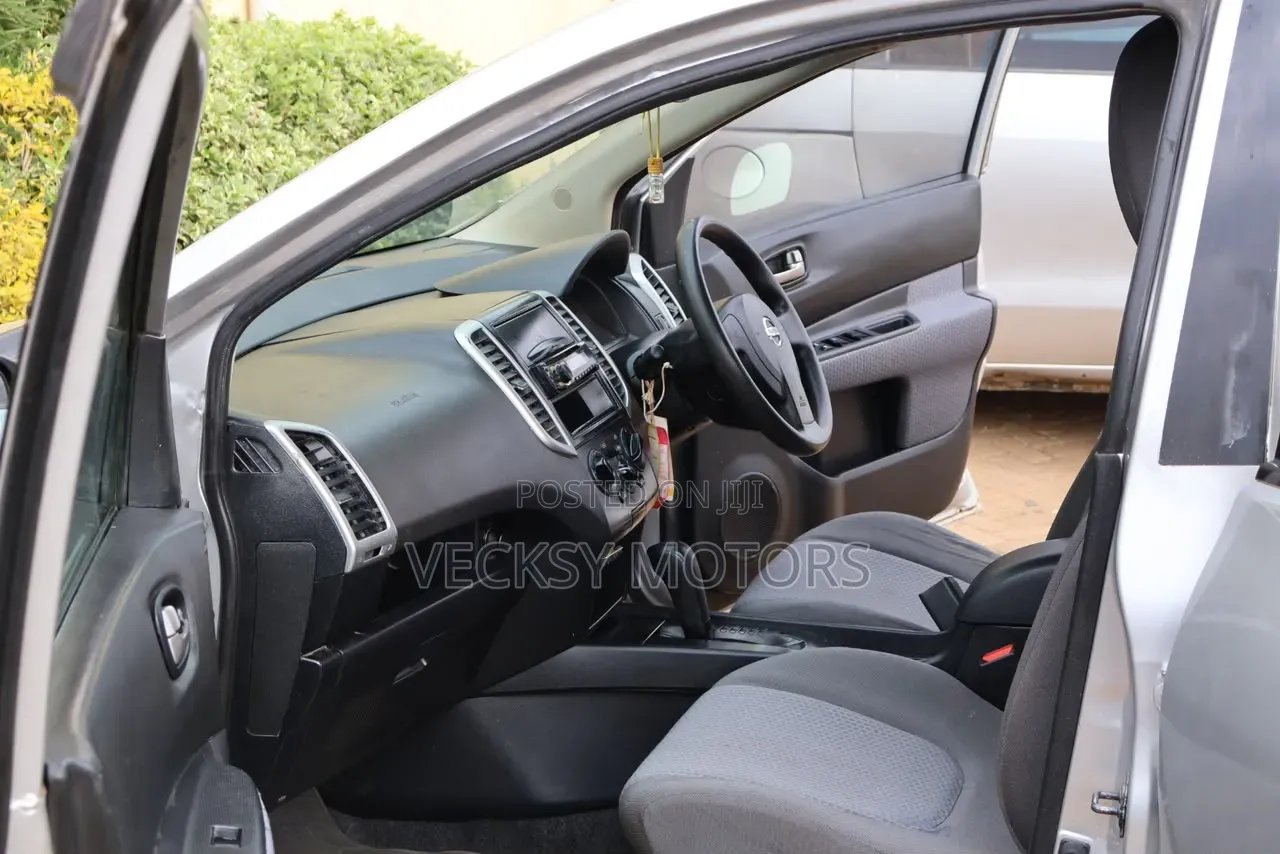 Nissan Wingroad 2010 Silver