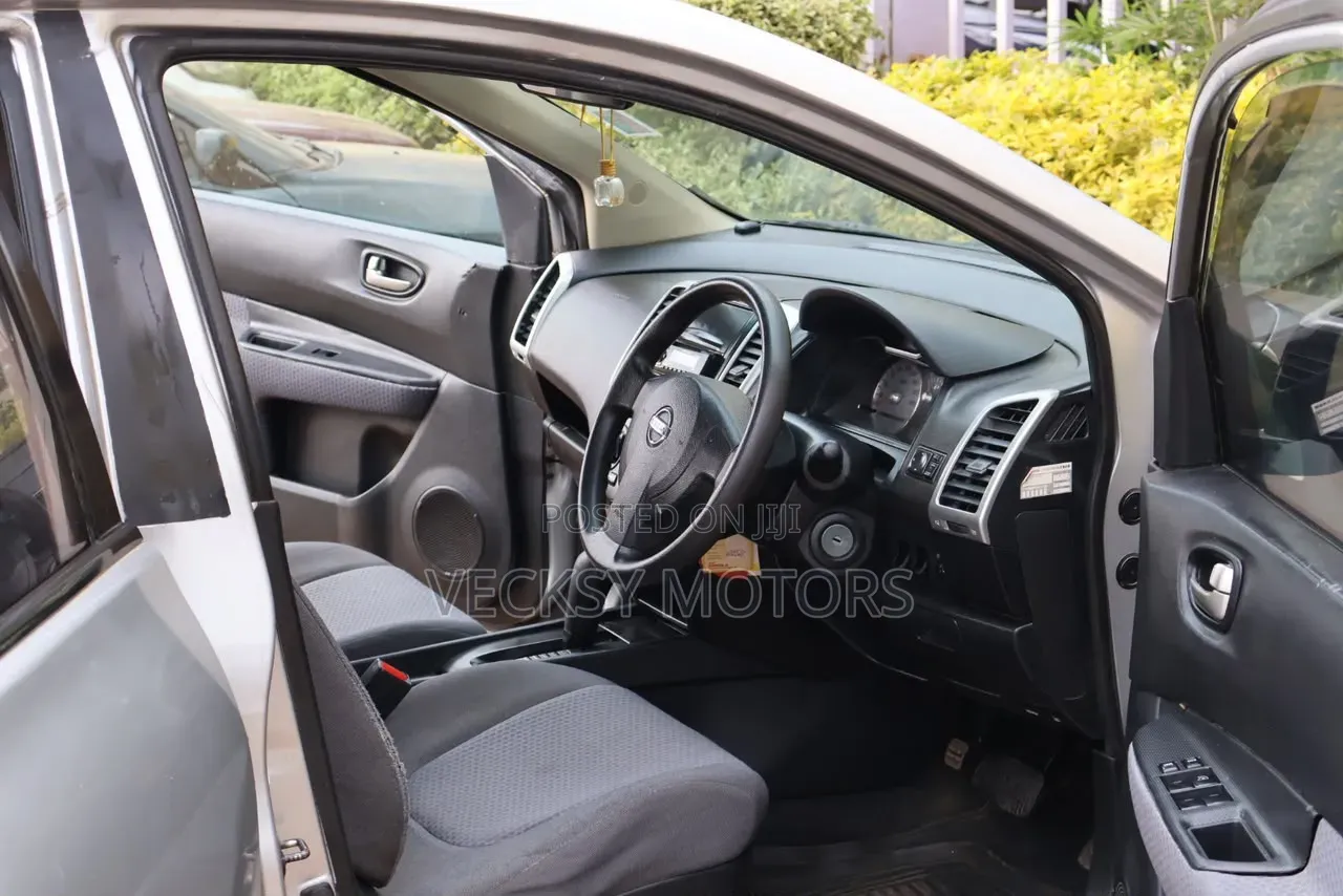 Nissan Wingroad 2010 Silver