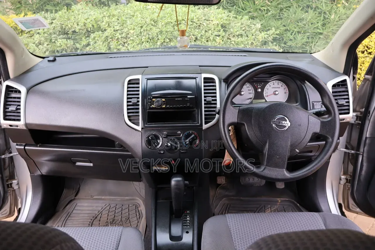 Nissan Wingroad 2010 Silver