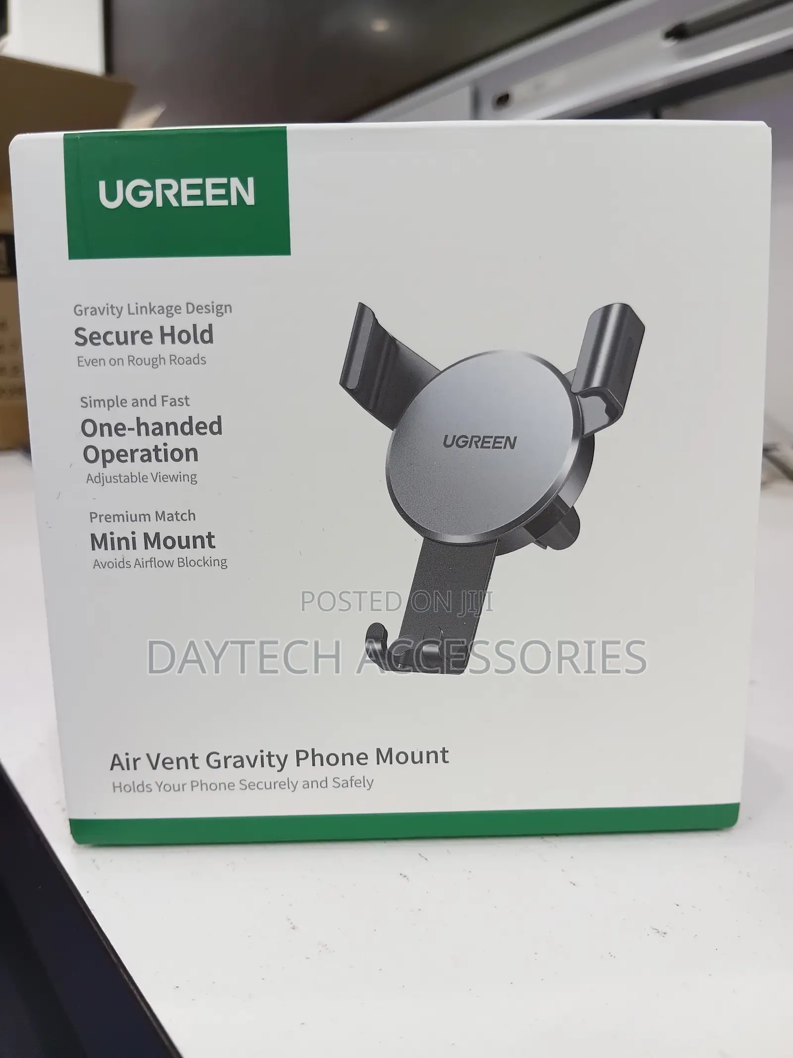 Ugreen Air Vent Gravity Phone Mount Automatic Gravity Linkage Design.