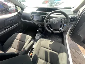 Toyota Aqua 2019 Pearl