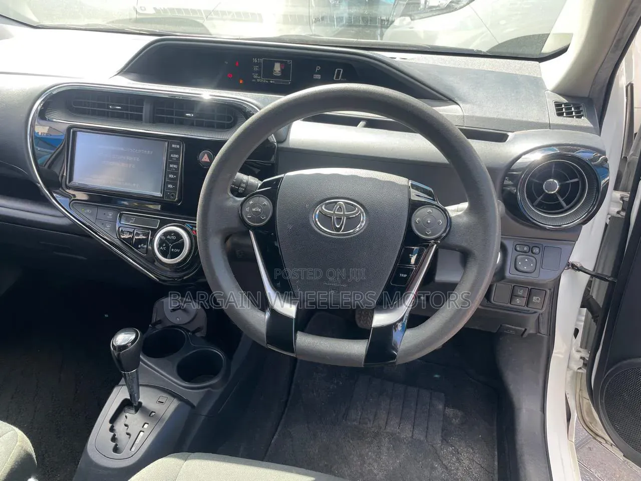 Toyota Aqua 2019 Pearl