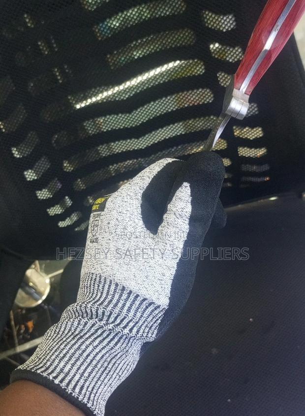 Cut Resistant Gloves Level 5 EN388 - thumbnail 2