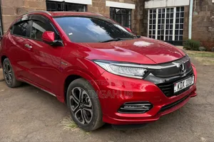 Honda Vezel 1.5 Hybrid 2WD 2018 Red