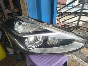 Toyota Sienta 2015 Headlight