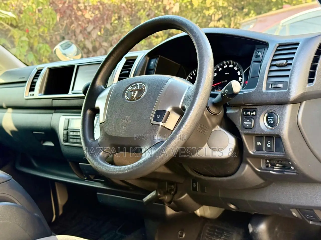 Toyota HiAce 2019 White