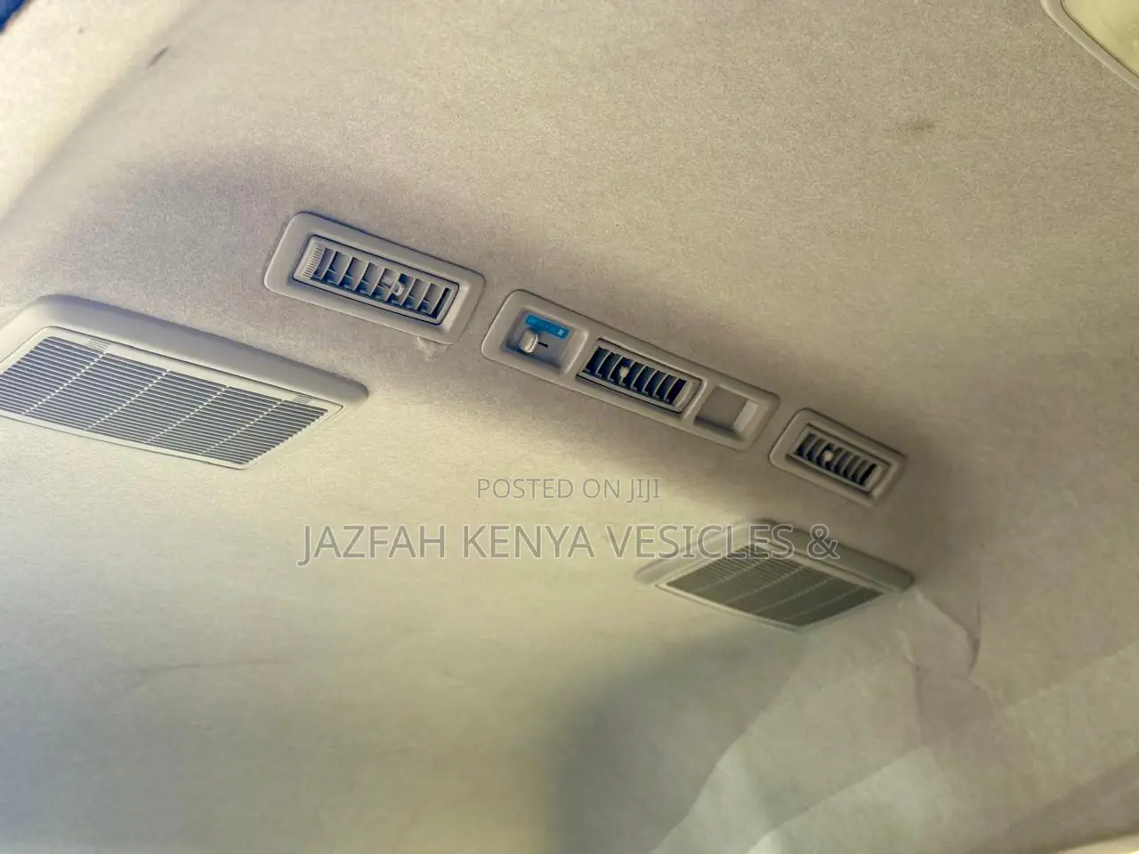 Toyota HiAce 2019 White