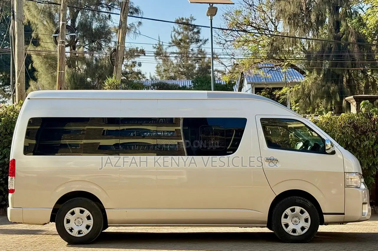 Toyota HiAce 2019 White