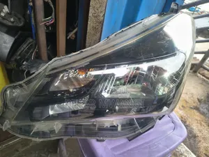 Toyota Vitz Headlight