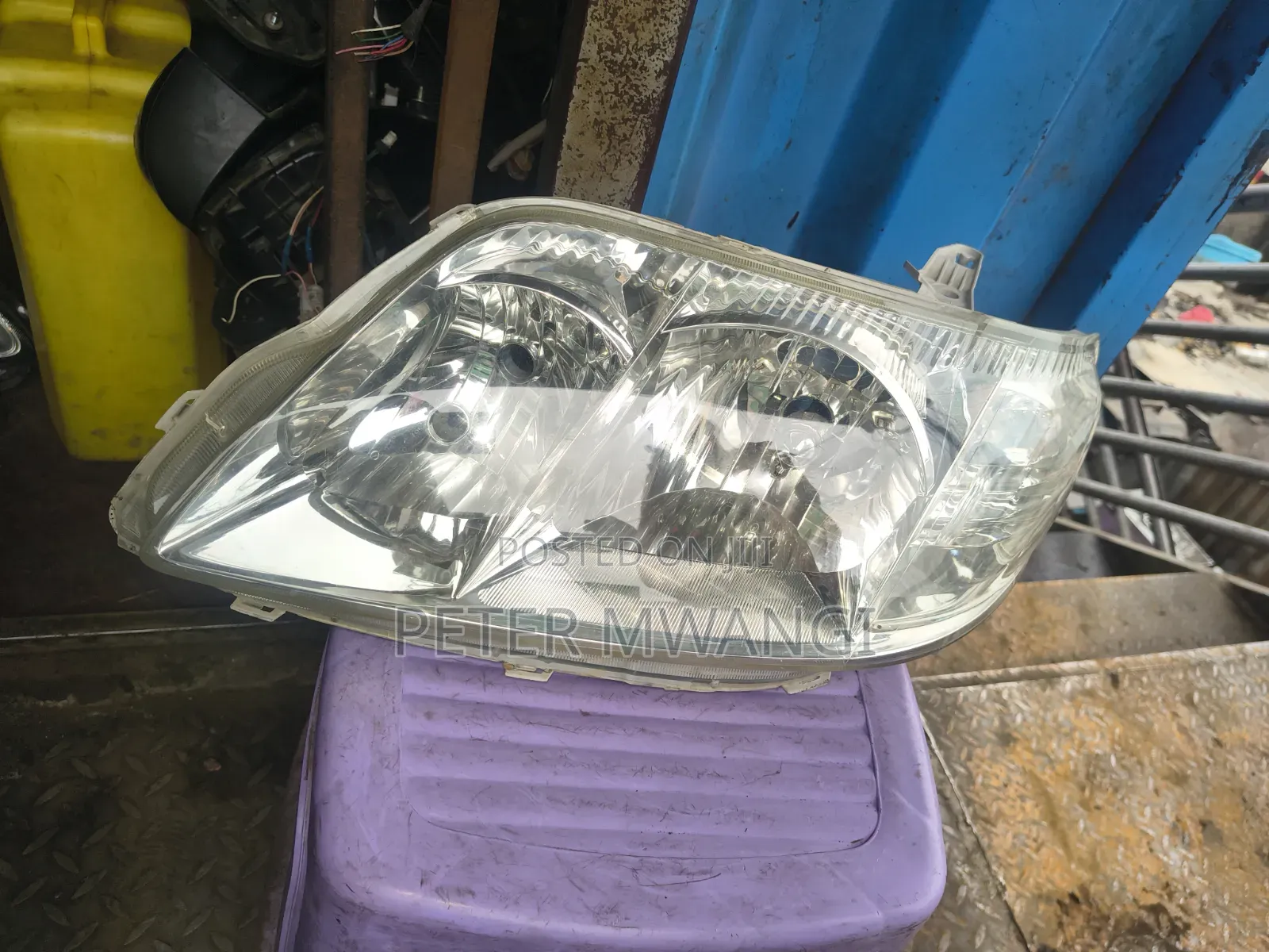 Toyota Nze 2005 Headlight