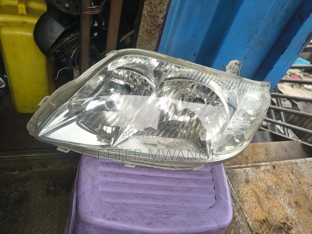 Toyota Nze 2005 Headlight