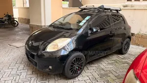 Toyota Vitz 2010 Black