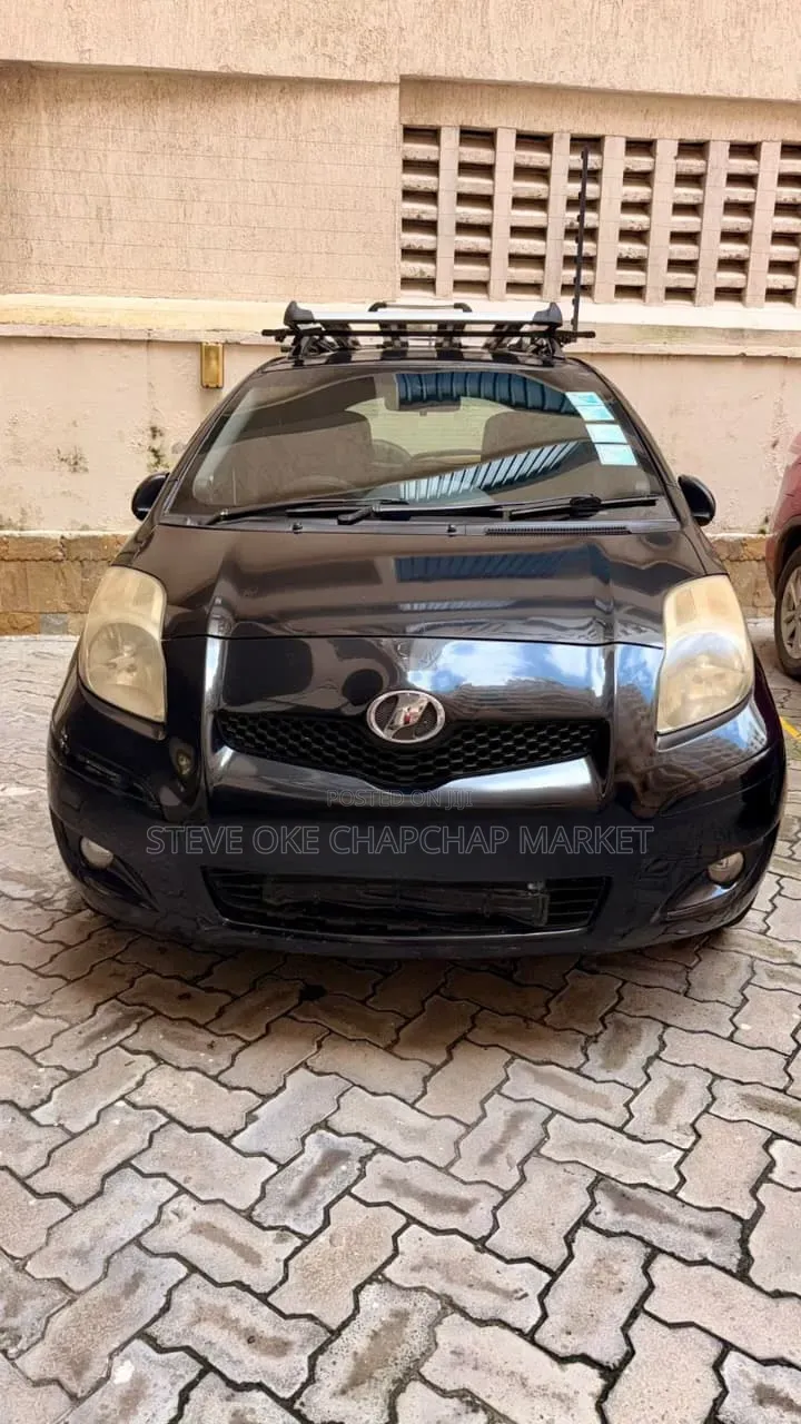 Toyota Vitz 2010 Black