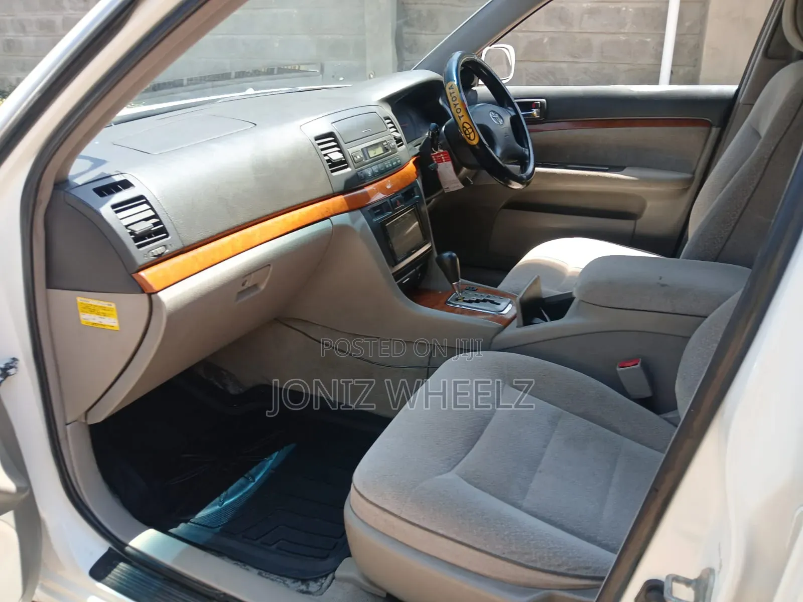 Toyota Mark II 2001 White
