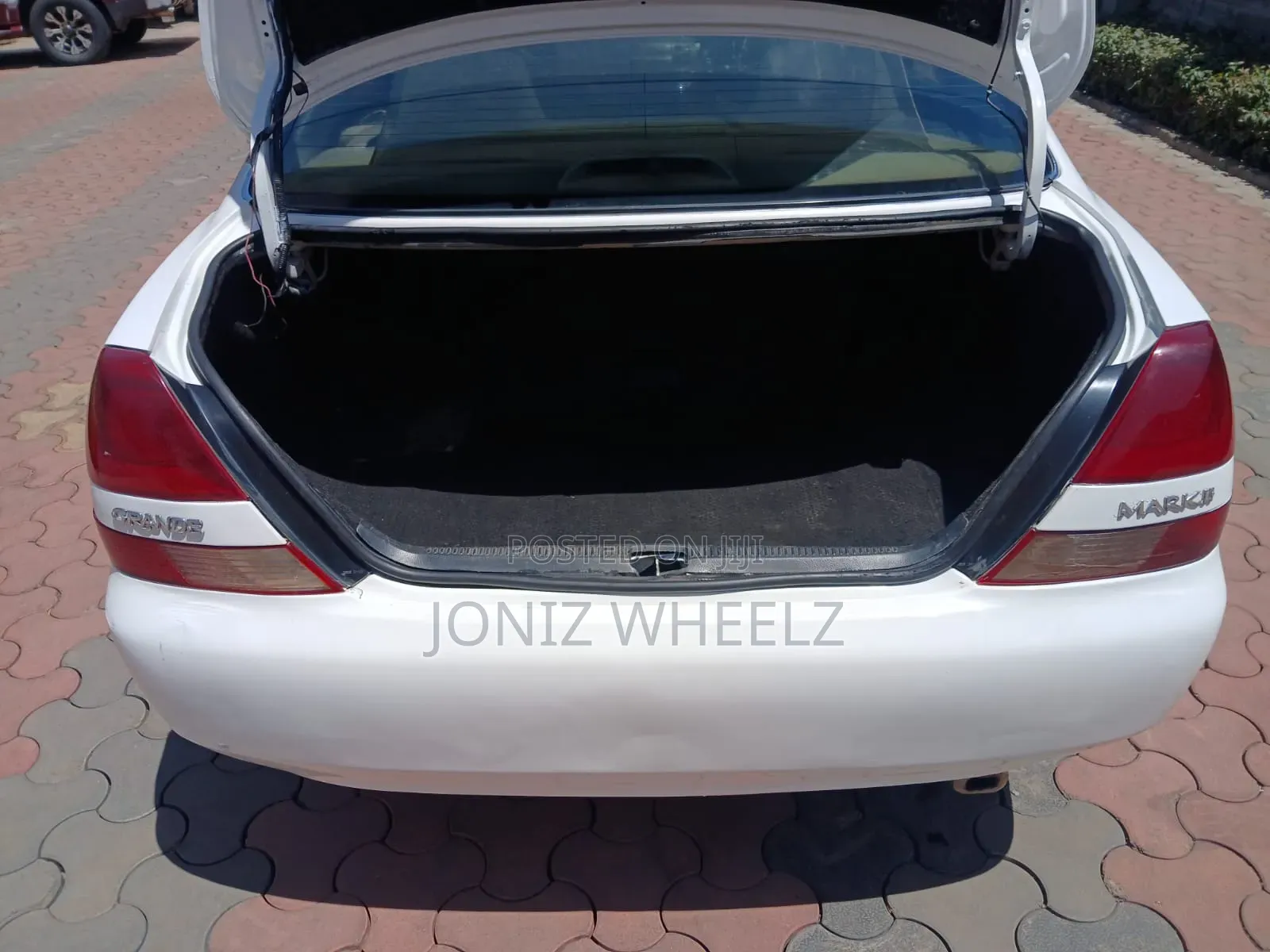 Toyota Mark II 2001 White