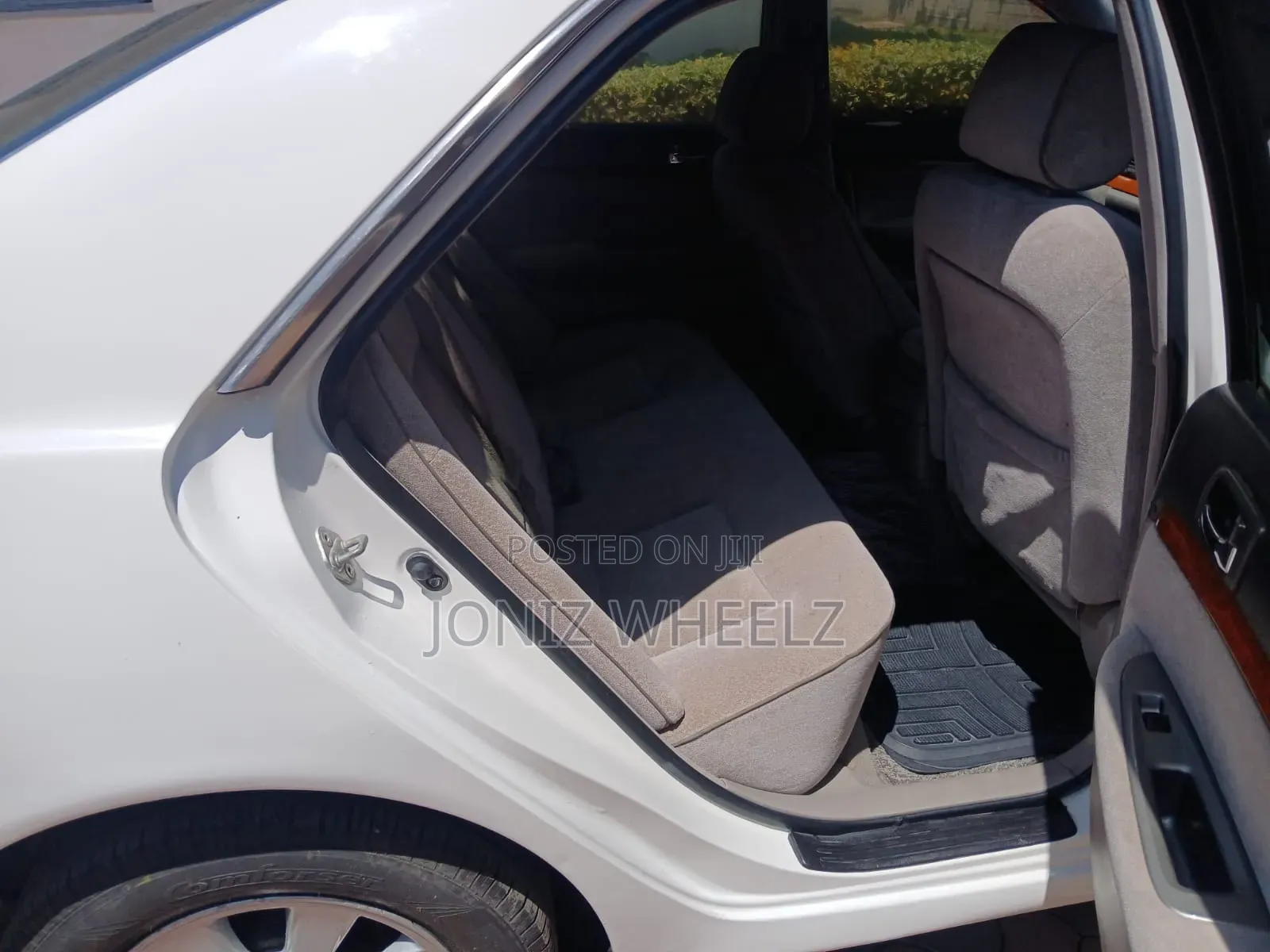 Toyota Mark II 2001 White