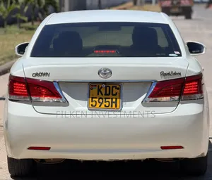 Toyota Crown 2015 White