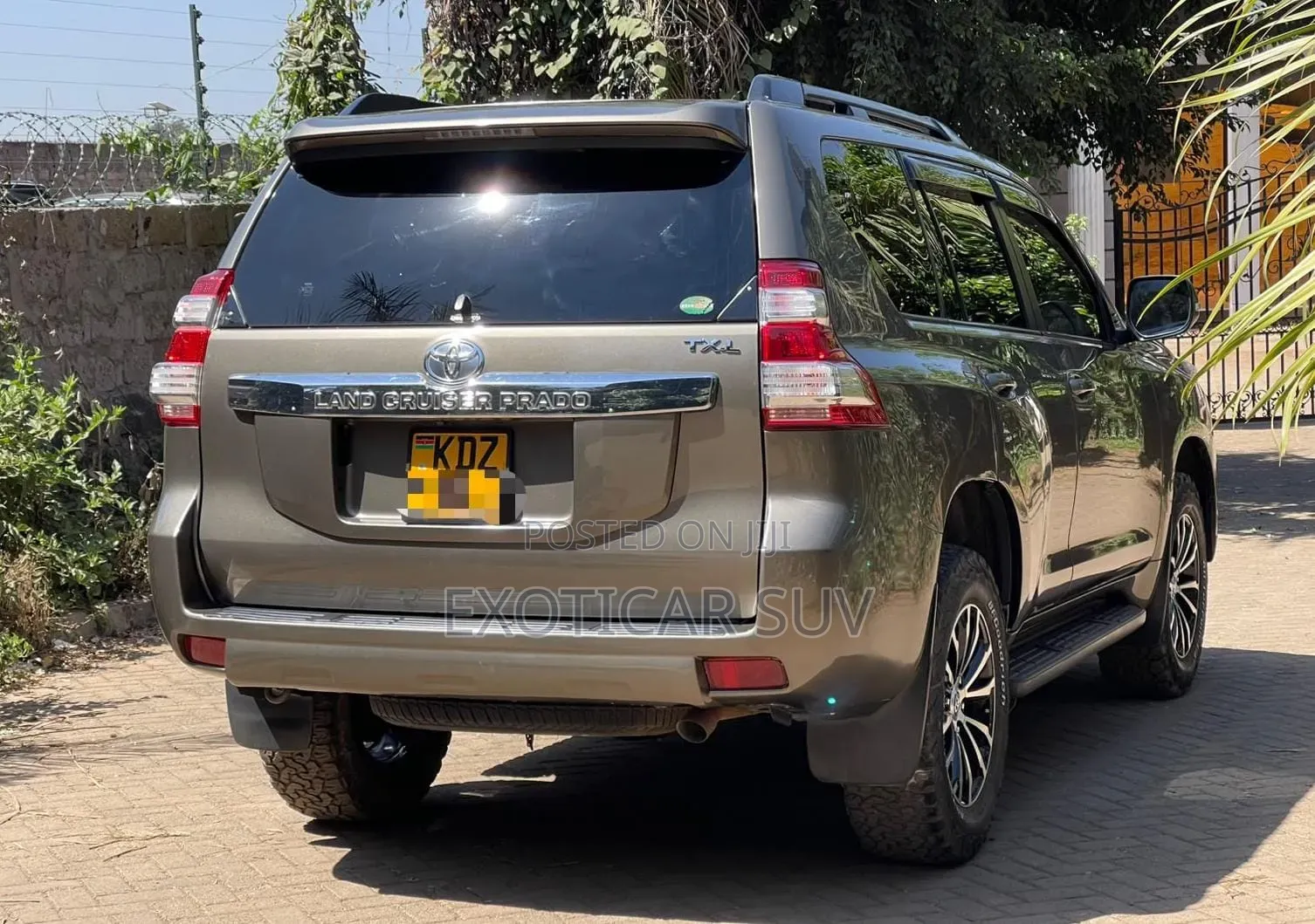 Toyota Land Cruiser Prado 2.8 2017 Gold