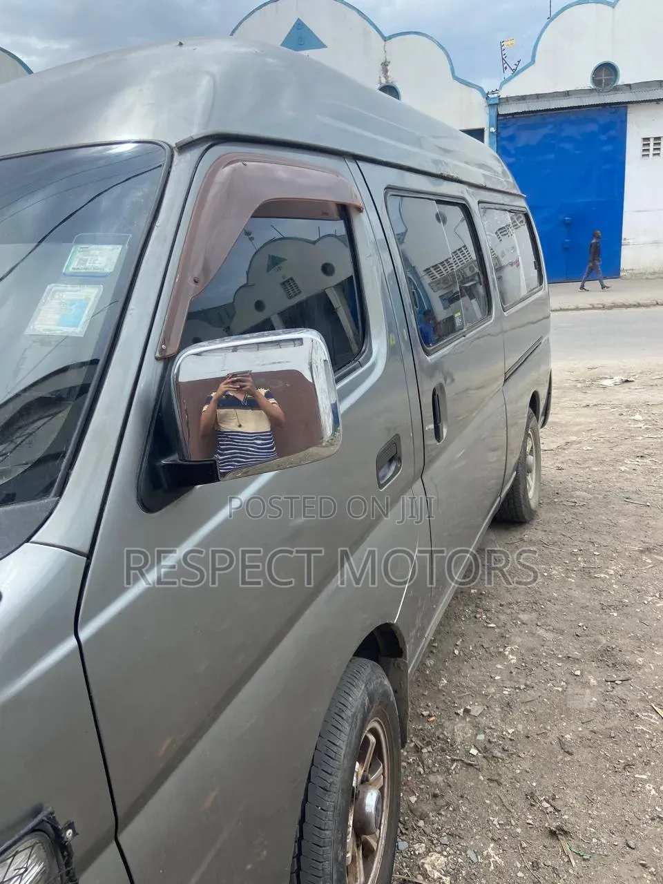 Nissan Caravan (Urvan) 2009 Silver