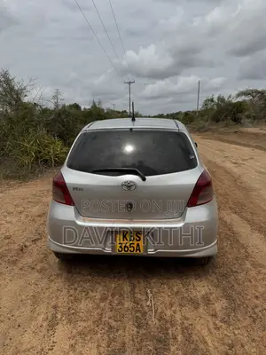 Toyota Vitz 1.3 FWD 5dr 2005 Silver