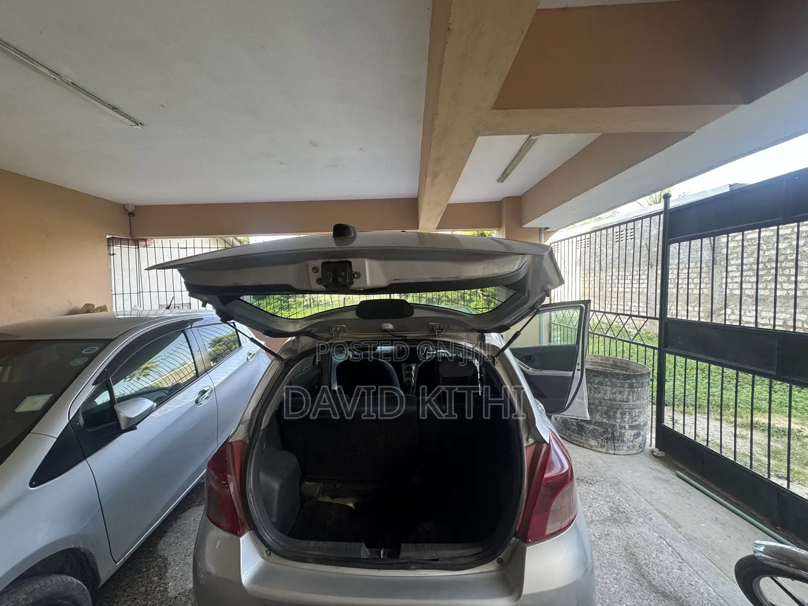 Toyota Vitz 1.3 FWD 5dr 2005 Silver