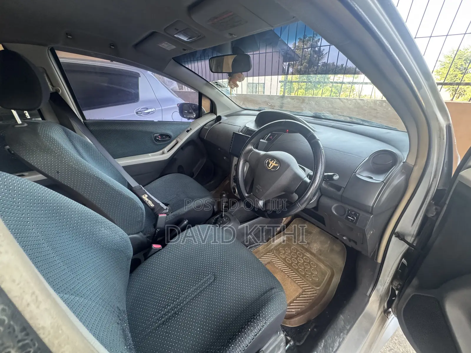 Toyota Vitz 1.3 FWD 5dr 2005 Silver