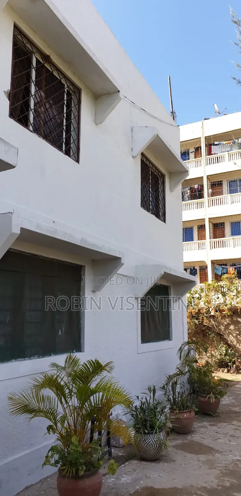 8bdrm Block of Flats in Mtambo for sale