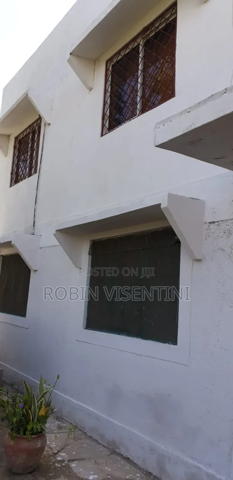 8bdrm Block of Flats in Mtambo for sale