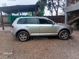 Volkswagen Touareg 2016 Silver