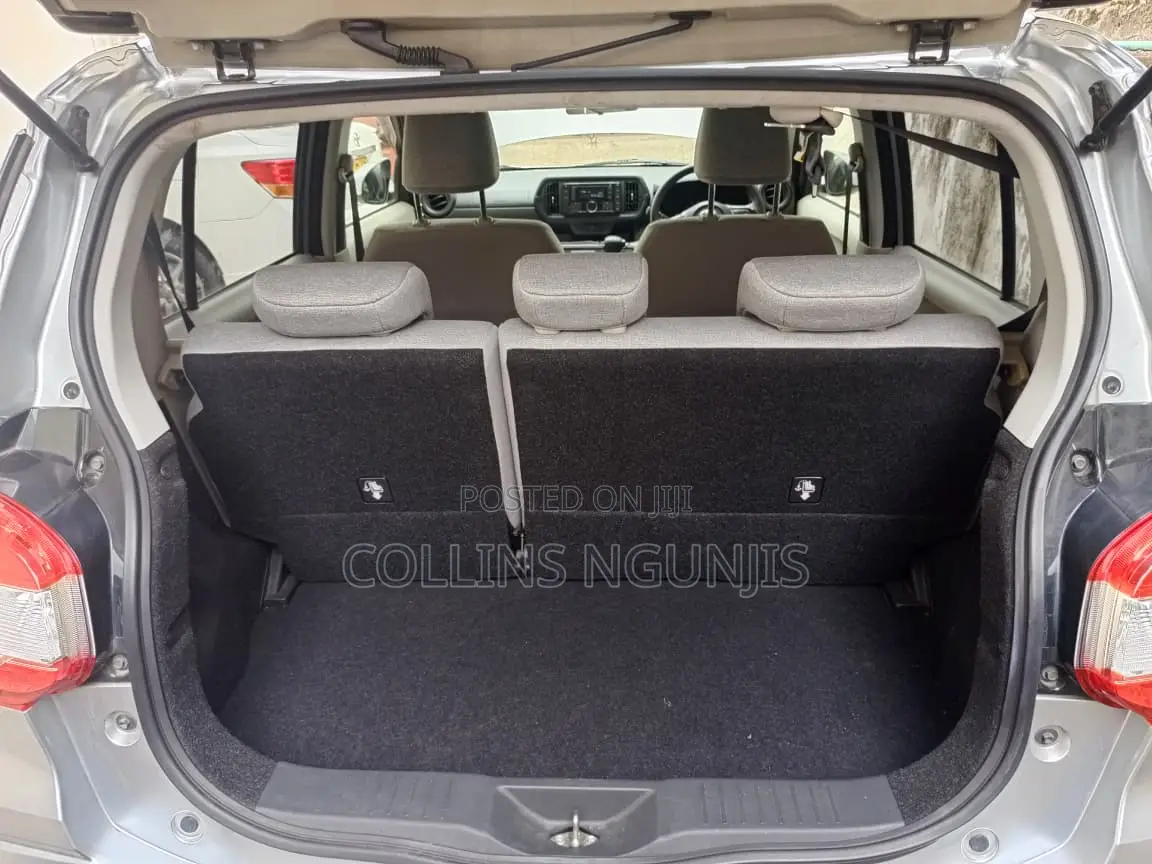 Toyota Passo 2018 Silver