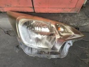Toyota Racties Headlight Xenon