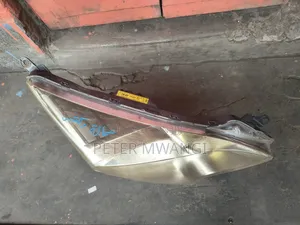 Toyota Racties Headlight Xenon