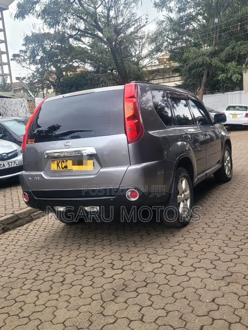 Nissan X-Trail 2010 Silver