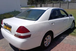 Toyota Mark II 2001 White