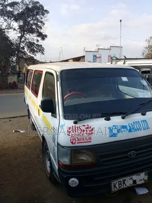 Toyota HiAce 2006 White