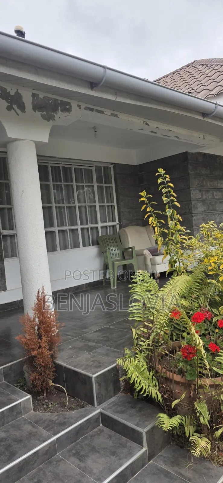 Furnished 5bdrm House in Komarock for sale