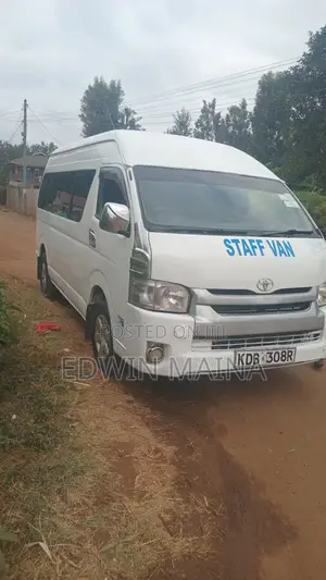 Toyota HiAce 2014 White