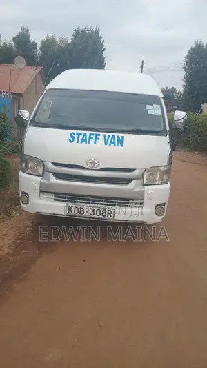 Toyota HiAce 2014 White