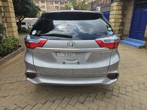 Honda Fit Shuttle 2019 Silver