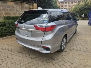 Honda Fit Shuttle 2019 Silver