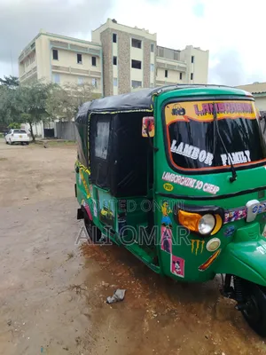 Piaggio 2025 Green