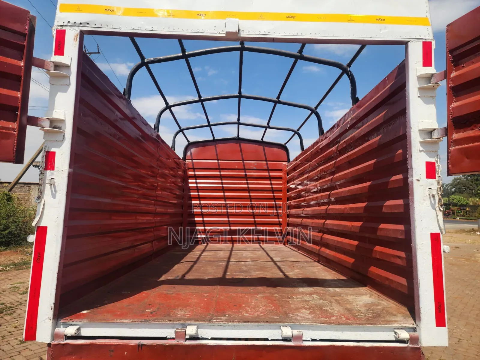 Open Body Isuzu NMR
