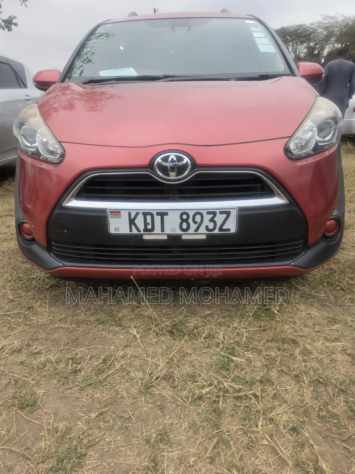 Toyota Sienta 2018 Maroon