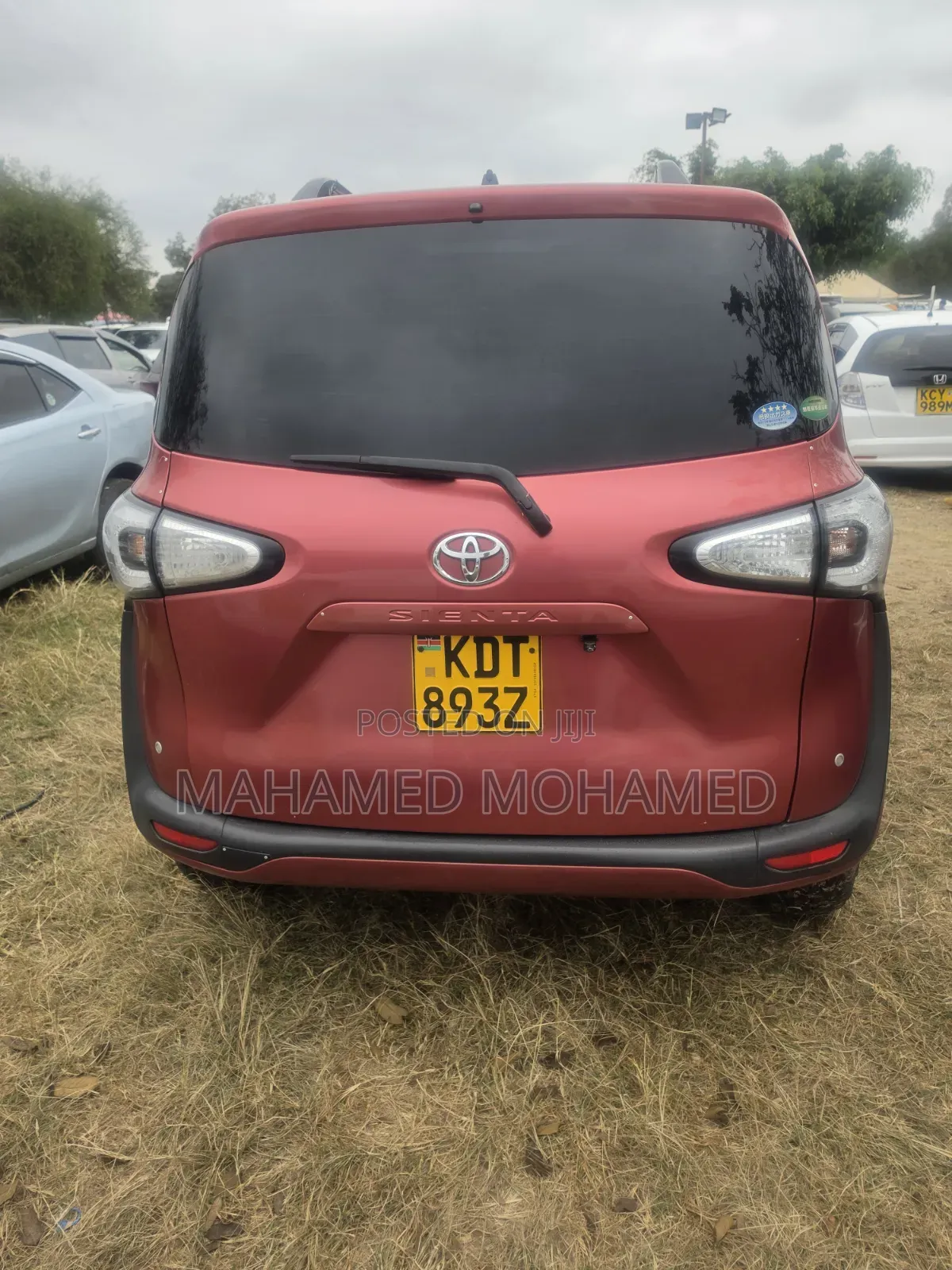 Toyota Sienta 2018 Maroon
