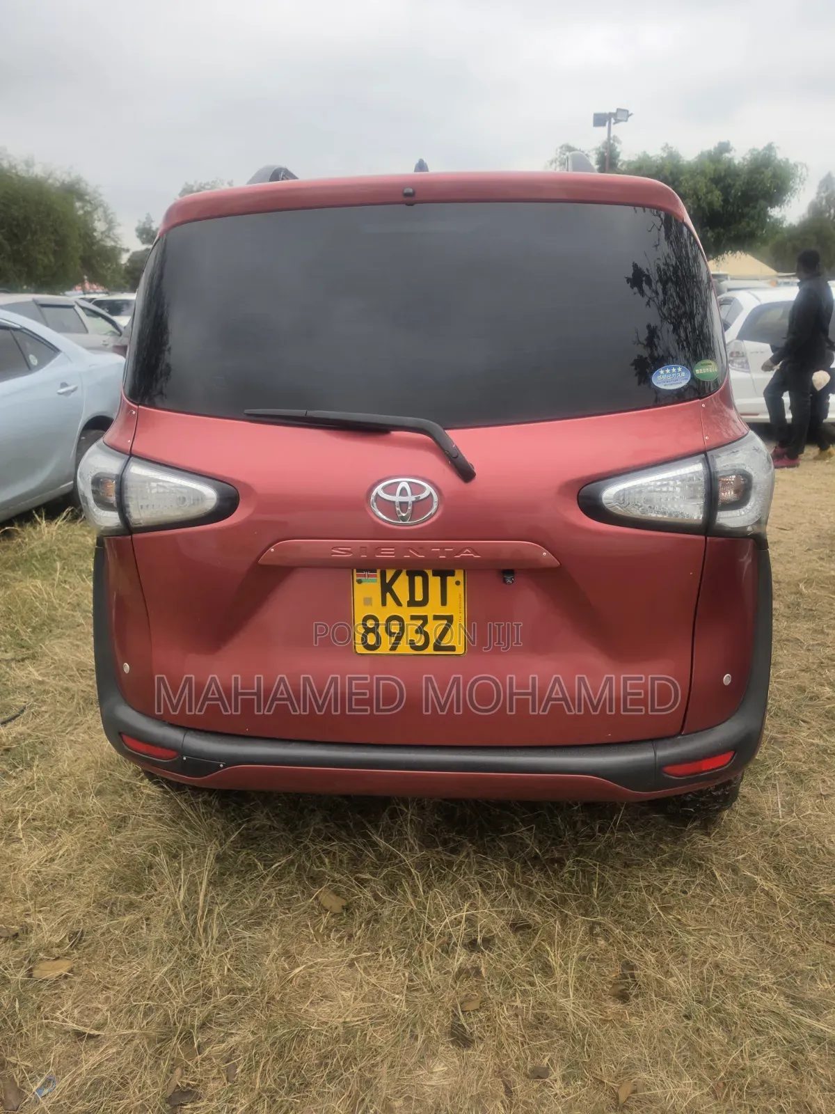 Toyota Sienta 2018 Maroon