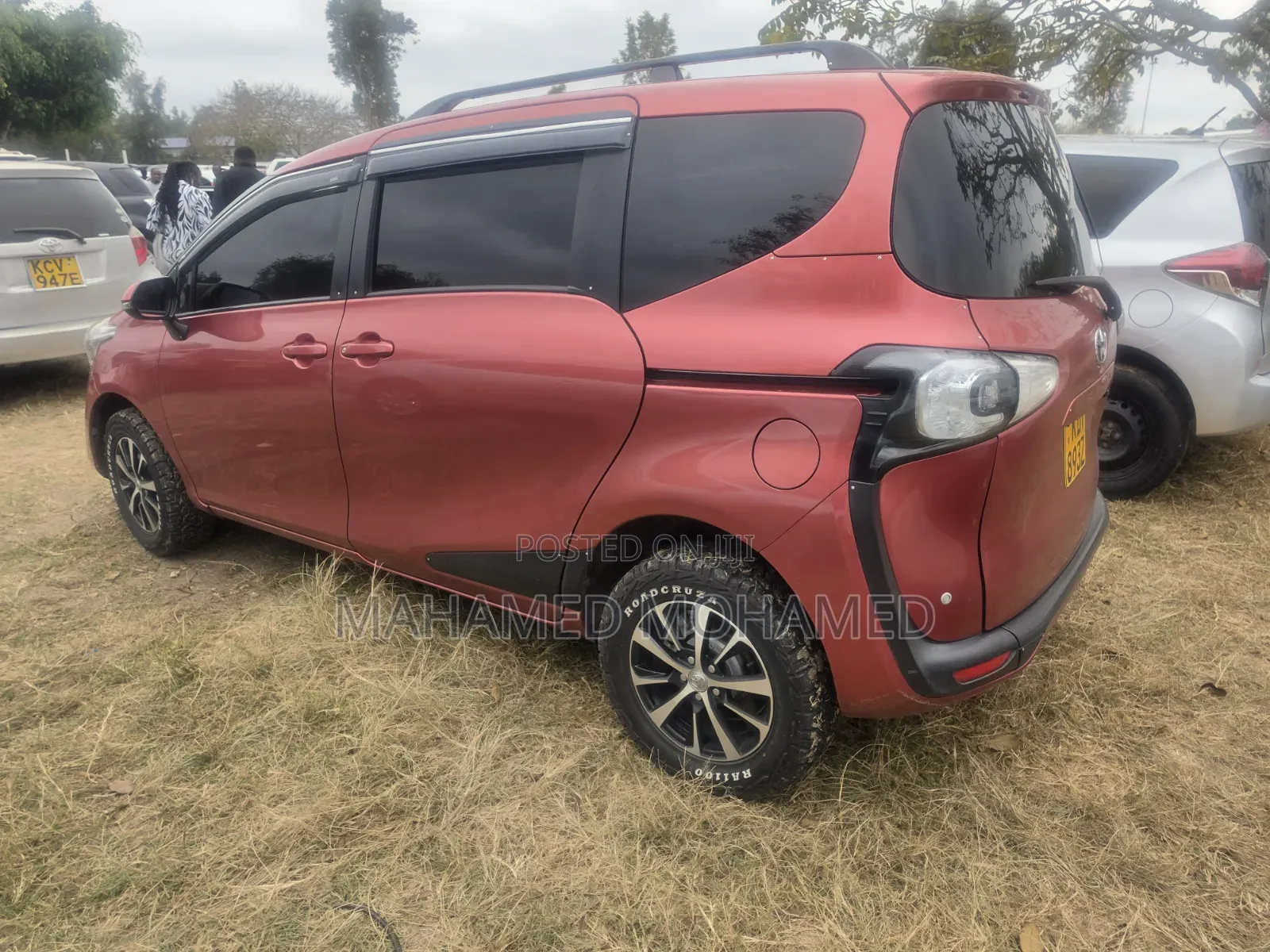 Toyota Sienta 2018 Maroon